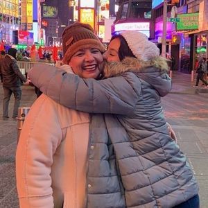 Meet your Posher, Gloria